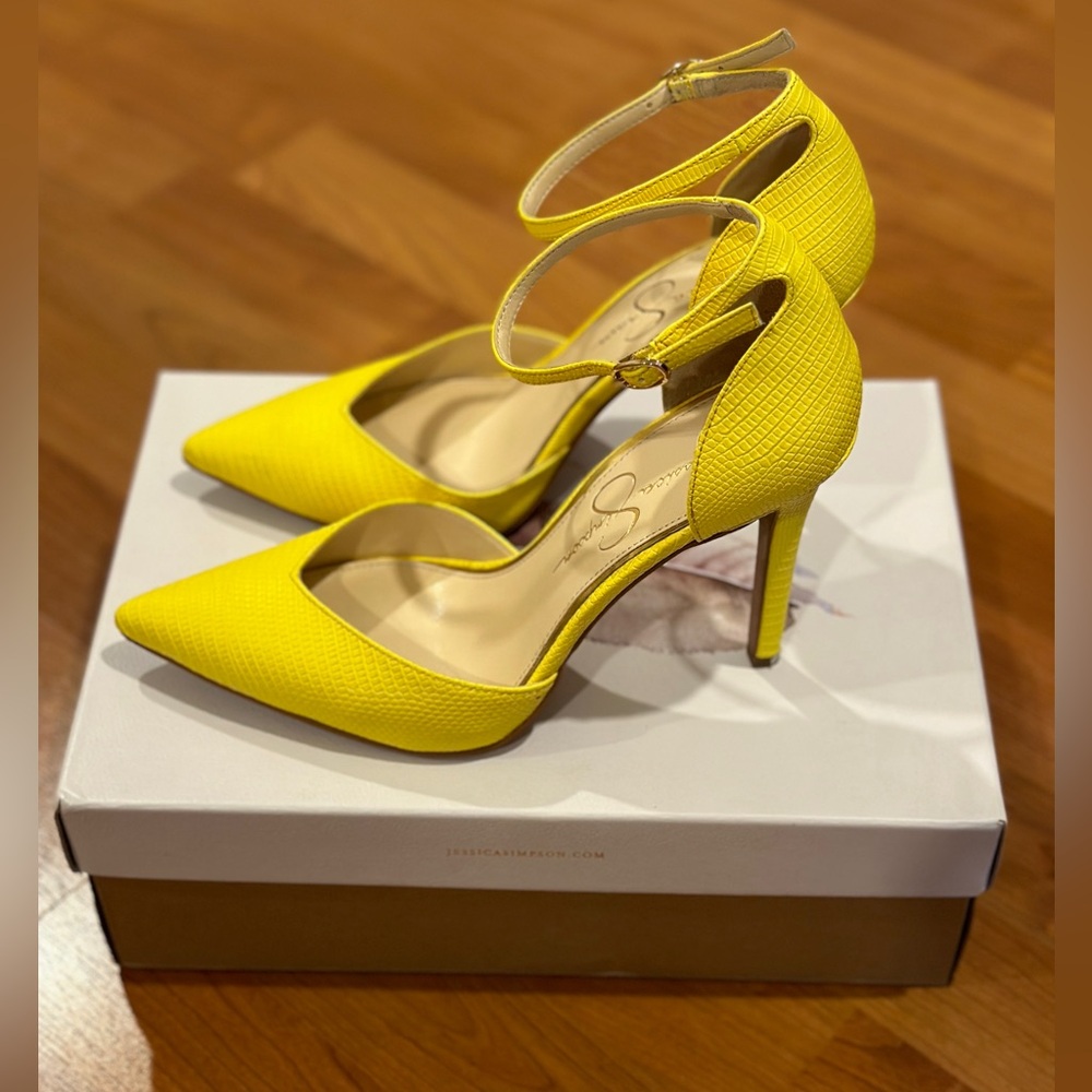 Jessica Simpson Size 7.5M Heels JS-Cirrus Sour Lemon Bright Lizard Print